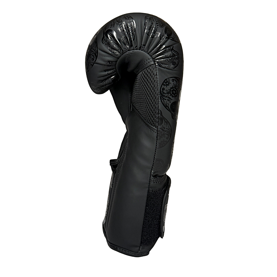 Skull Strike Boxing Gloves – Black & Gold